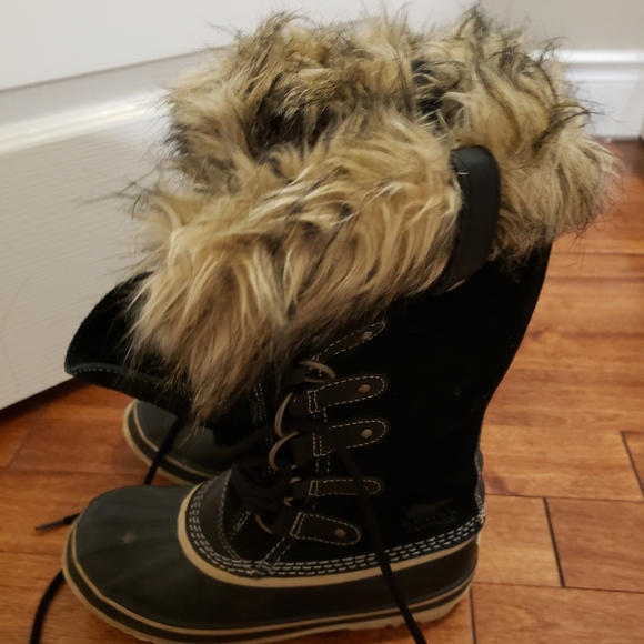 Boots - Picture 2 of 3